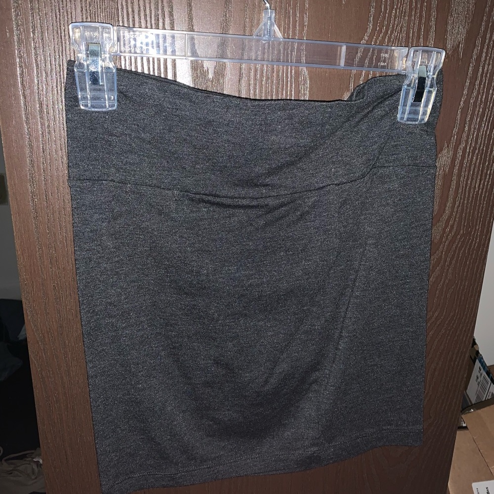Grey polyester mini skirt, worn once